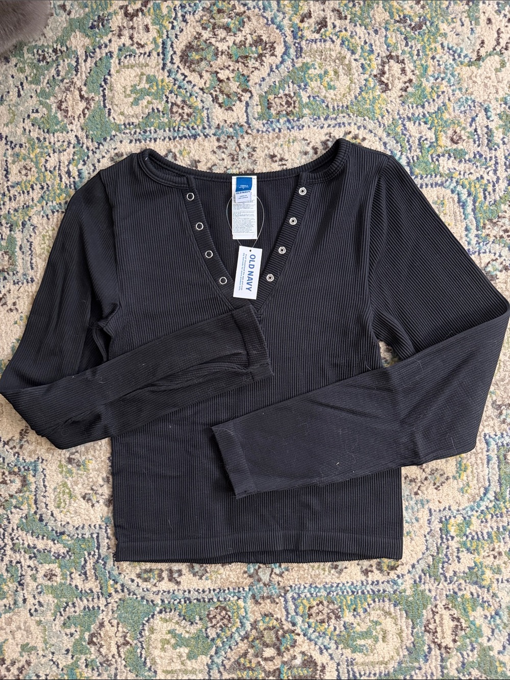 Old Navy Black Ribbed Long Sleeve Snap-Trim Henley Top